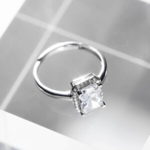 EMERALD CUT MOISSONITE